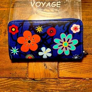 PYLONES COMPANION WALLET - new in box, bright floral waterproof zippered wallet
